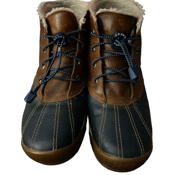 Timberland A1631 MENS 8.5 or WOMENS size 10 Mt Hayes Waterproof Chukka Boots - Picture 2 of 3